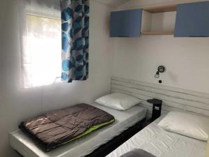 Campings Camping 3 etoiles - Piscine - ccaihff : photos des chambres