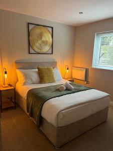 The Slipway Cabins with Hottub