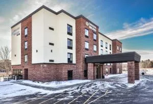 Cobblestone Hotel & Suites - Rhinelander - Tomahawk