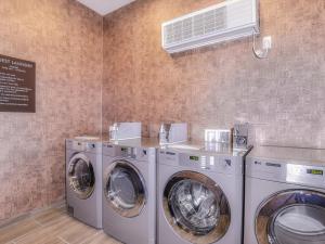 Cobblestone Hotel & Suites - Rhinelander