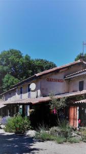 la source et la sorciere