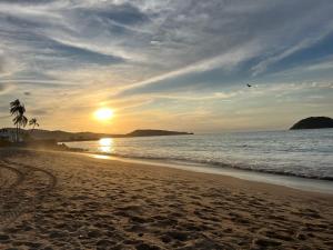 Le Colibri - 1 min Beach - Pool - Cozy & AC