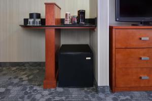 King Room with Sofa Bed - Non-Smoking room in Courtyard Grand Junction