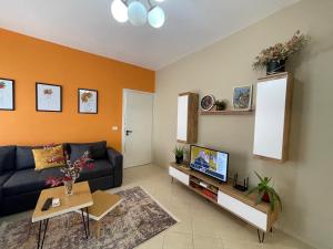 AROL Apartment, Golem