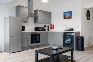 Stunning 1 bed Penthouse Apartment in East Village, Belfast - Walk to City Centre, Roof Terrace