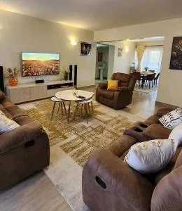 Urban Oasis 3Br - Kimoset