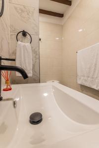 Amplio apartamento familiar de 2 habitaciones dentro de la Ciudad Amurallada - AC, Wifi rapido y Agua caliente