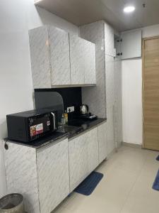 luxurious space with balcony