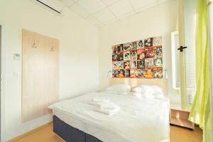 Double or Twin Room with Shared Bathroom room in Hostel Florenc