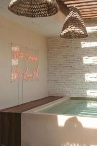Luxury 3 BDR Apartment with Gym and Rooftop Pool