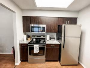 Family Retreat - Near Shopping, Dining & Beach