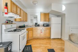 Cozy Cambridge Apartment in College Town!