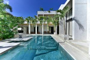 Brutalist 7BR Masterpiece Design, Luxury Pool