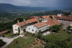 Apartment House Artes with Free Hot Tub & Sauna