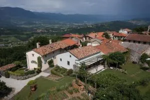 Apartment House Artes with Hot Tub & Sauna - Zalošče