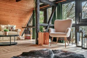 HIRSCH Stadt Apartment 7 - Parkplatz - Fensterfront - Stadtblick