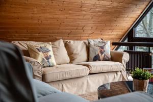 HIRSCH Stadt Apartment 7 - Parkplatz - Fensterfront - Stadtblick