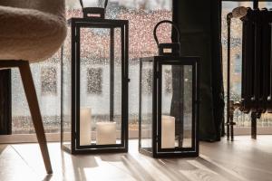 HIRSCH Stadt Apartment 7 - Parkplatz - Fensterfront - Stadtblick