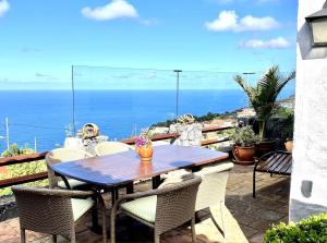 Finca La Hoya 1-Tradition trifft Moderne- Meerblick, Pool & Wintergarten-2 Personen