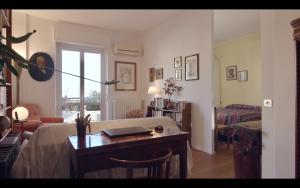 Entire two-room apartment 10 minutes from the Fashion and Design