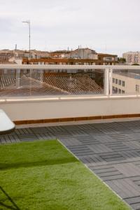 Espectacular Ático de 2 dormitorios con garaje y terraza privada de 30 m2