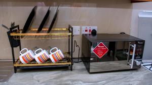 Golden Glow Suites - Thindigua