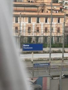 Ginas House Trastevere Station