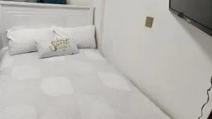 Flo Steve Stays - Gigiri