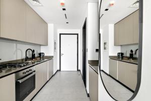 VayK - Fresh & Trendy Studio in Business Bay