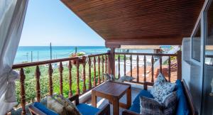 Sophia houses by the sea