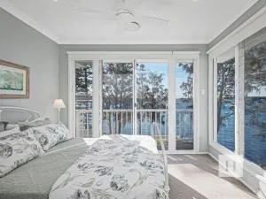 The Lakehouse Retreat - Mannering Park