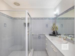 Mannering Lake House