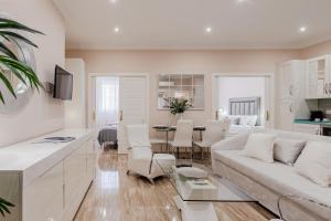ISG Apartments Jose de Velilla Centro Parking