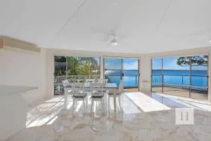 Sunset Lakehouse - Gorokan