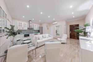 ISG Apartments Jose de Velilla Centro Parking