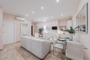 ISG Apartments Jose de Velilla Centro Parking