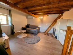 Ancienne maison de bourg - Ludesse