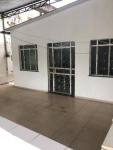 Casa com 3 quartos e varanda