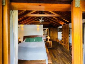 Aqua Oceanfront Hotel Resort