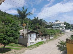 Bombinhas centro apt con kitchenette