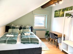 Royal Home - Geräumige Ferienwohnung mit Balkon nahe Seepark Lünen und Dortmund!