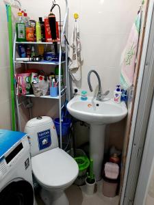 Комната в солнечной квартире в Старом Тбилиси