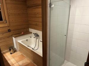 Chalets Chalet Medonnet - CHALET 10 personnes Combloux MAE-7241 : photos des chambres