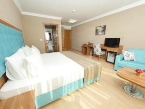 Deluxe Single Room room in Golden Lounge Hotel