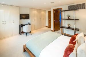 -Air con- Luxury Townhouse - High St Kensington!