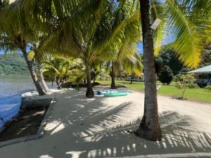 Fare Mama Rota - au bord de l'océan - Opoa