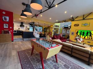 Loft Spa Reims-fr 250m2 privatifs, piscine intérieure chauffée, spa et parking