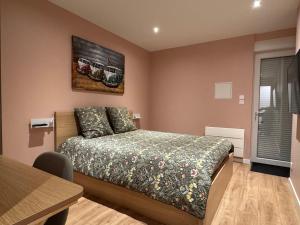 Appartements Loft Spa Reims-fr 250m2 privatifs, piscine interieure chauffee, spa et parking : photos des chambres