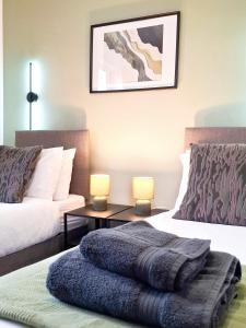 Beautiful, Modern Bright House With Parking, Fast WiFi, Sleeps 5