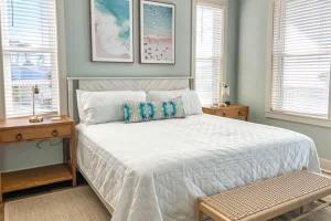 Spring Break New Construction-Private pool- Elevator Private Beach access